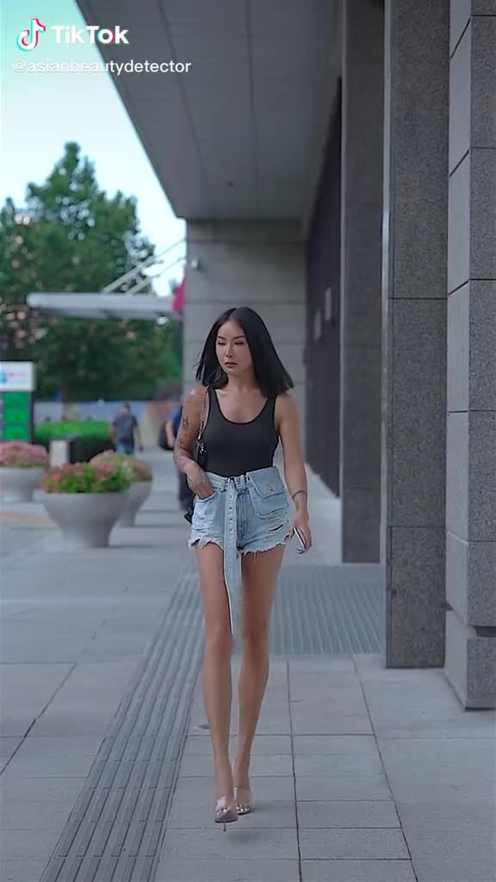 Long leg No.32 1