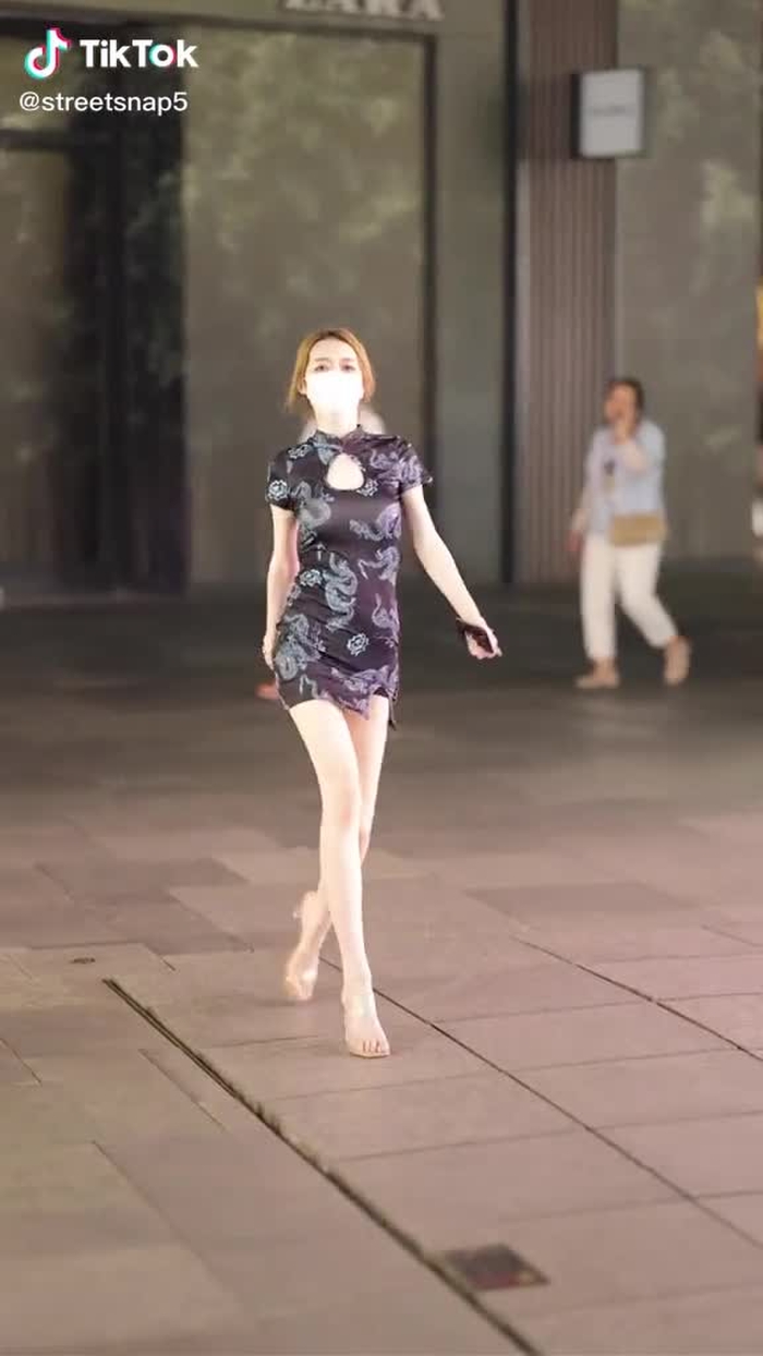 #fashion #style #fyp #girl #beautiful #longlegs #model #foryou #streetfashion #chinastreetstyle 3