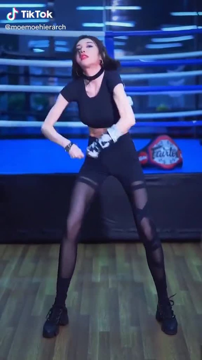 The dance girl