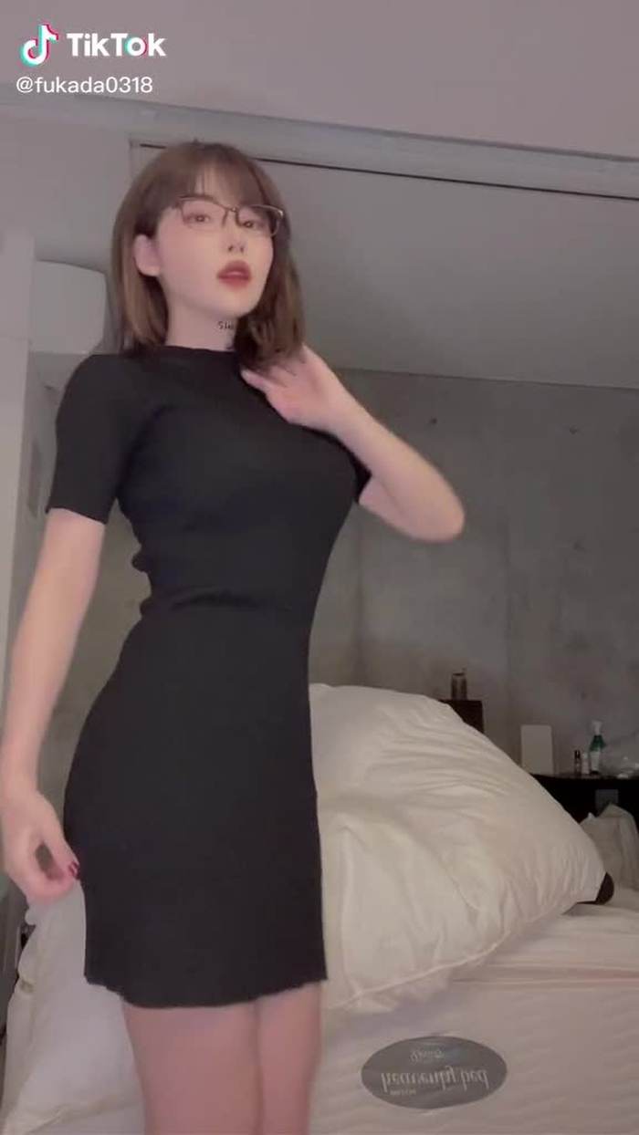 TikTok (ティックトック) で 深田えいみ (@fukada0318) の動画を見る 71