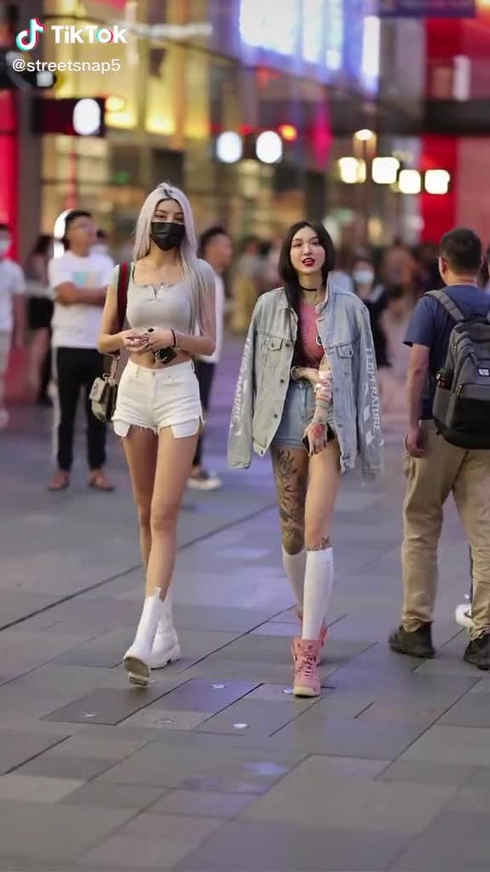#fashion #style #fyp #beautiful #girl #longlegs #model #foryou #streetfashion #chinastreetstyle 3