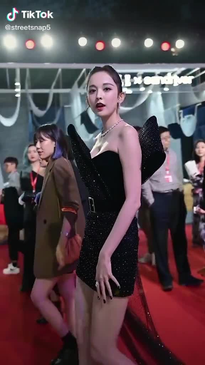 #fashion #style #girl #fyp #beautiful #chinastyle #streetfashion #beauty #chinastreetstyle 39
