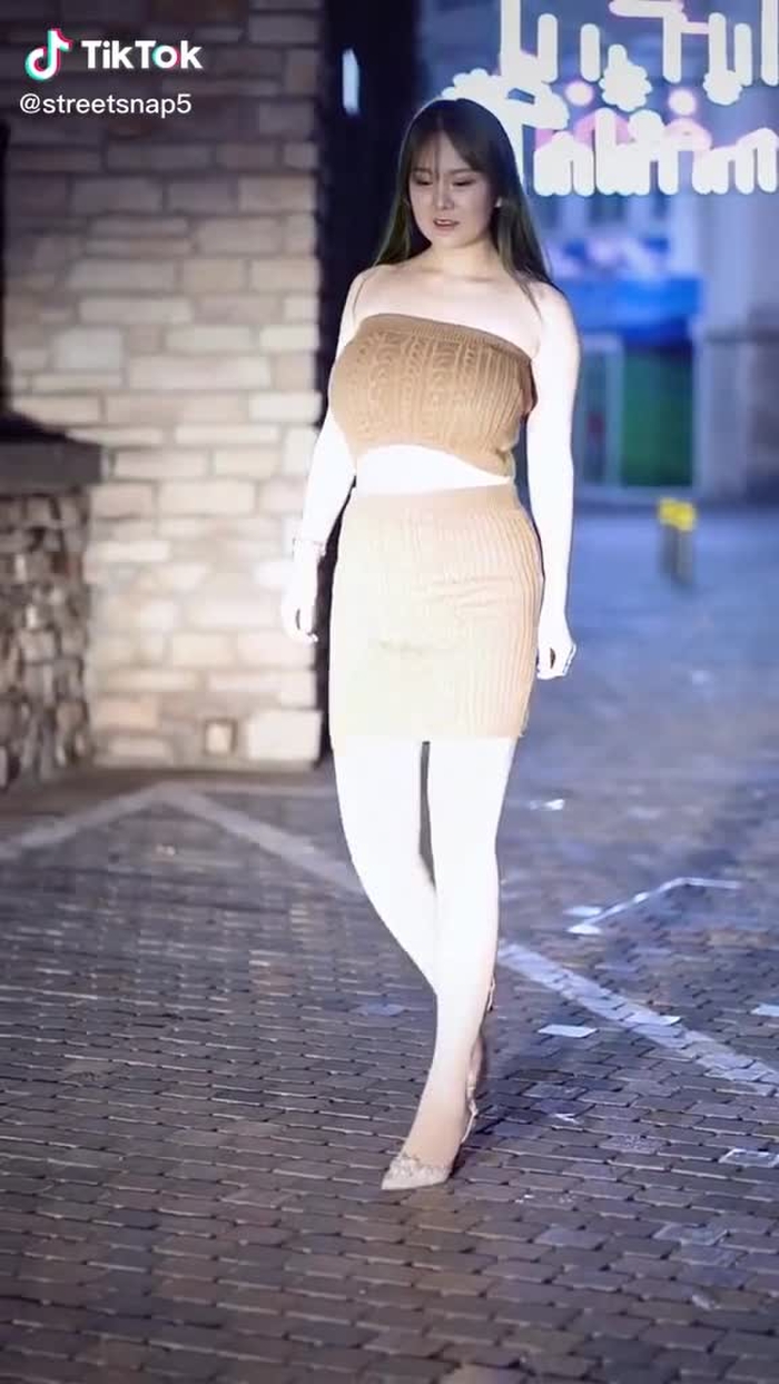 #fashion #style #girl #fyp #beautiful #chinastyle #streetfashion #beauty #foryou #chinastreetstyle #longlegs