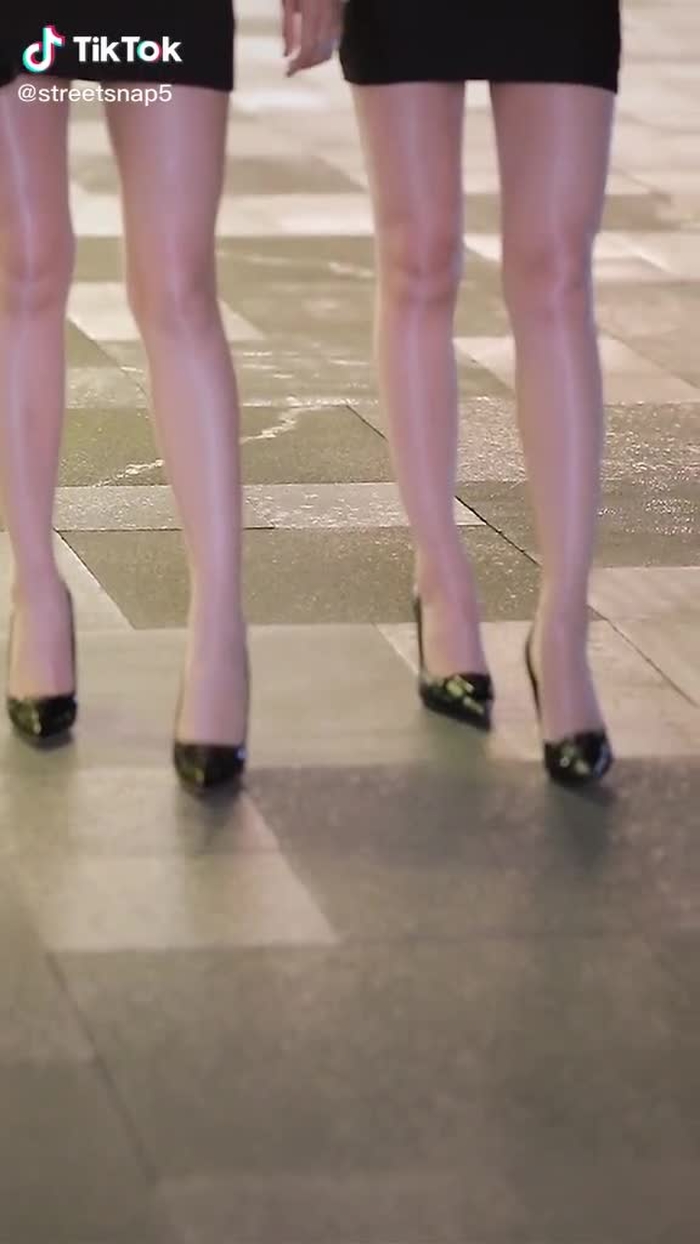 #fashion #style #girl #fyp #beautiful #chinastyle #streetfashion #beauty #chinastreetstyle #longlegs