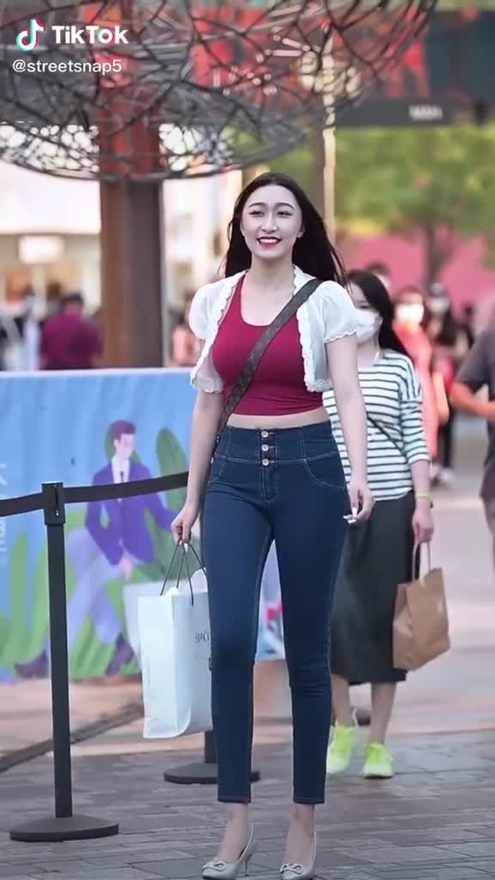 #fashion101 #fyp #beauty #fashion #girl #chinastyle #chinastreetstyle #beautiful Will you protect me?