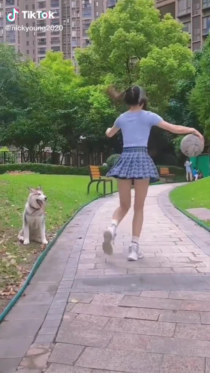 once again, pick me or dog?#basketballgirl #cutegirl #dog #asianbeautydetector