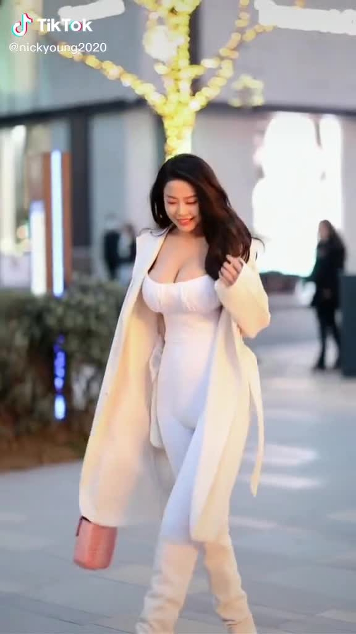 nice bag👝by the way🤪#asianbeautydetector #prettygirl #cutegirl
