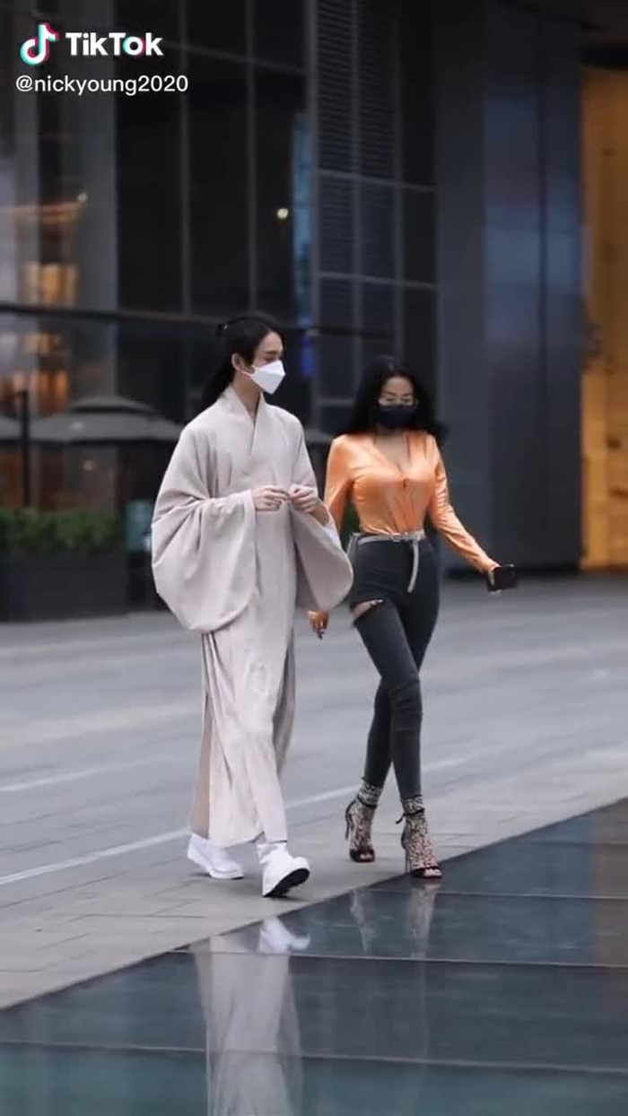 time travel?😂😂#fyp #asisnbeauty #chinastreetstyle #chinastreetwear #chinafashion