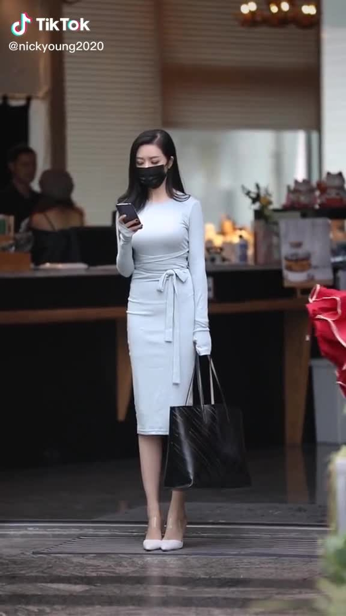 this type of girl you will never know what she is thinking😂😂😂#asisnbeauty #chinastreetstyle #chinastreetwear #chinafashion