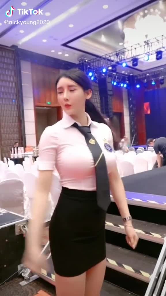 wow, where you get that body from😍😍#chinastreetwear #chinastreetstyle #asisnbeauty