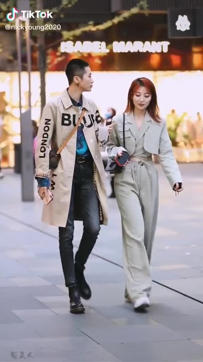 Autumn is coming🥰🥰wear you favorite coat out#chinastreetstyle #chinafashion #chinastreetwear #asisnbeauty