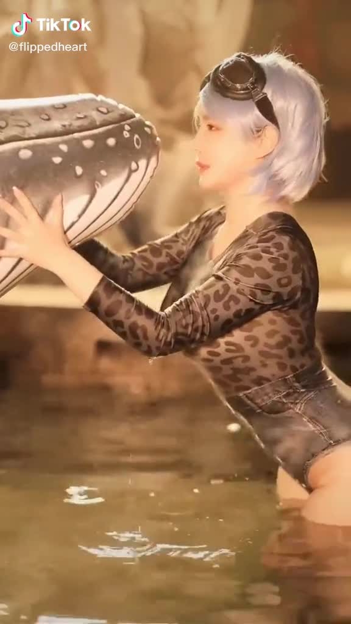 let me be that dolphin, please😂#hotbody #hotgirl #girlfriend #sexylady #coolgirl #asianbeauty