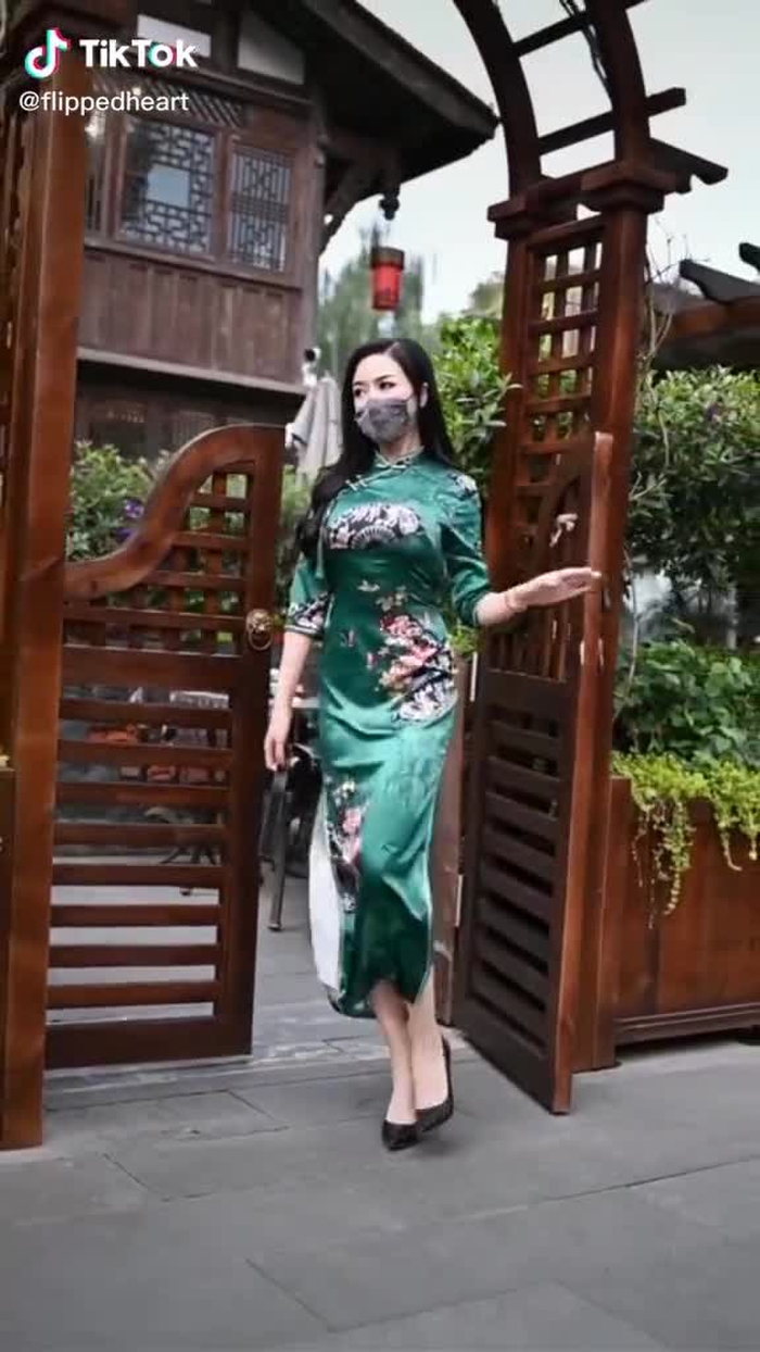 is it the type you want?🤔🤔#sexylady #coolgirl #girlfriend #hotgirl #hotbody #asianbeauty