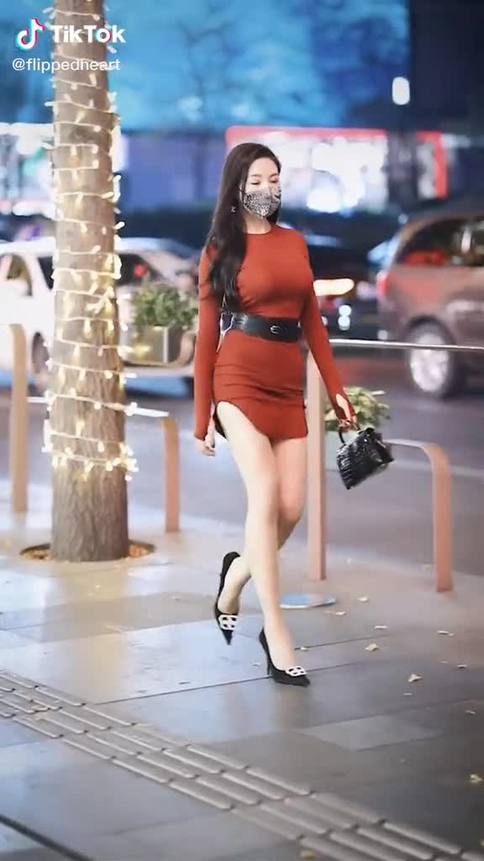 where you going sweetie😘#sexylady #asianbeauty #chinastreetstyle #coolgirl