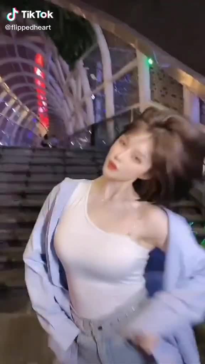 nice dance babe😘😘😘#coolgirl #chinastreetwear #chinastreetwear #sexylady #asianbeauty #dance