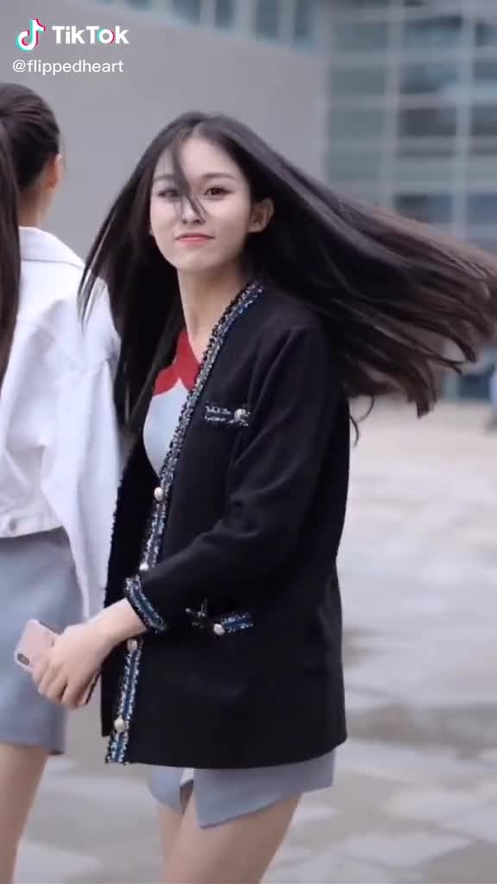 cute happy girl😜😜😜#asianbeauty #chinastreetstyle #chinesestreetwear