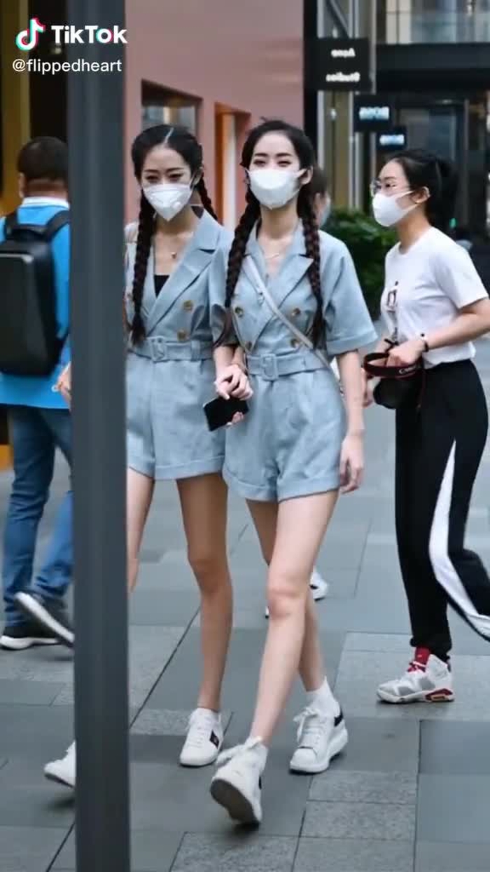 Twins😘😘 3