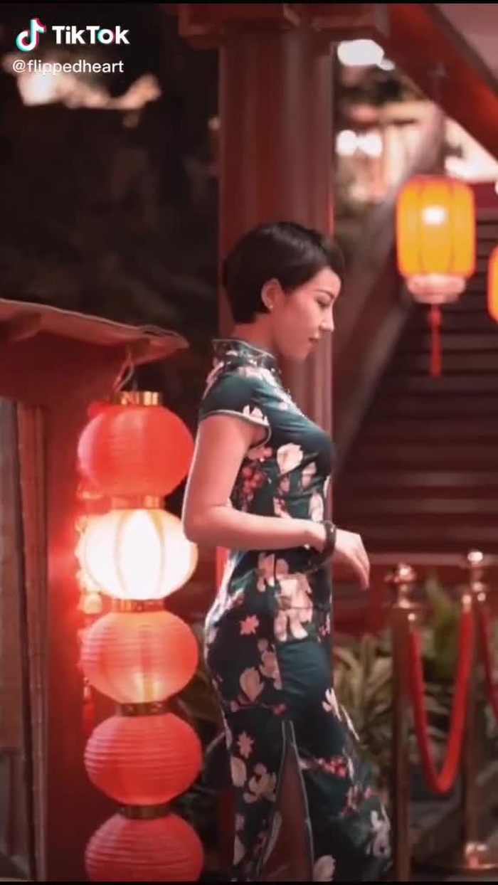 Comment me if you like it🦊#qipao #qipaodress #qipaochallenge #qipaobeauty 2