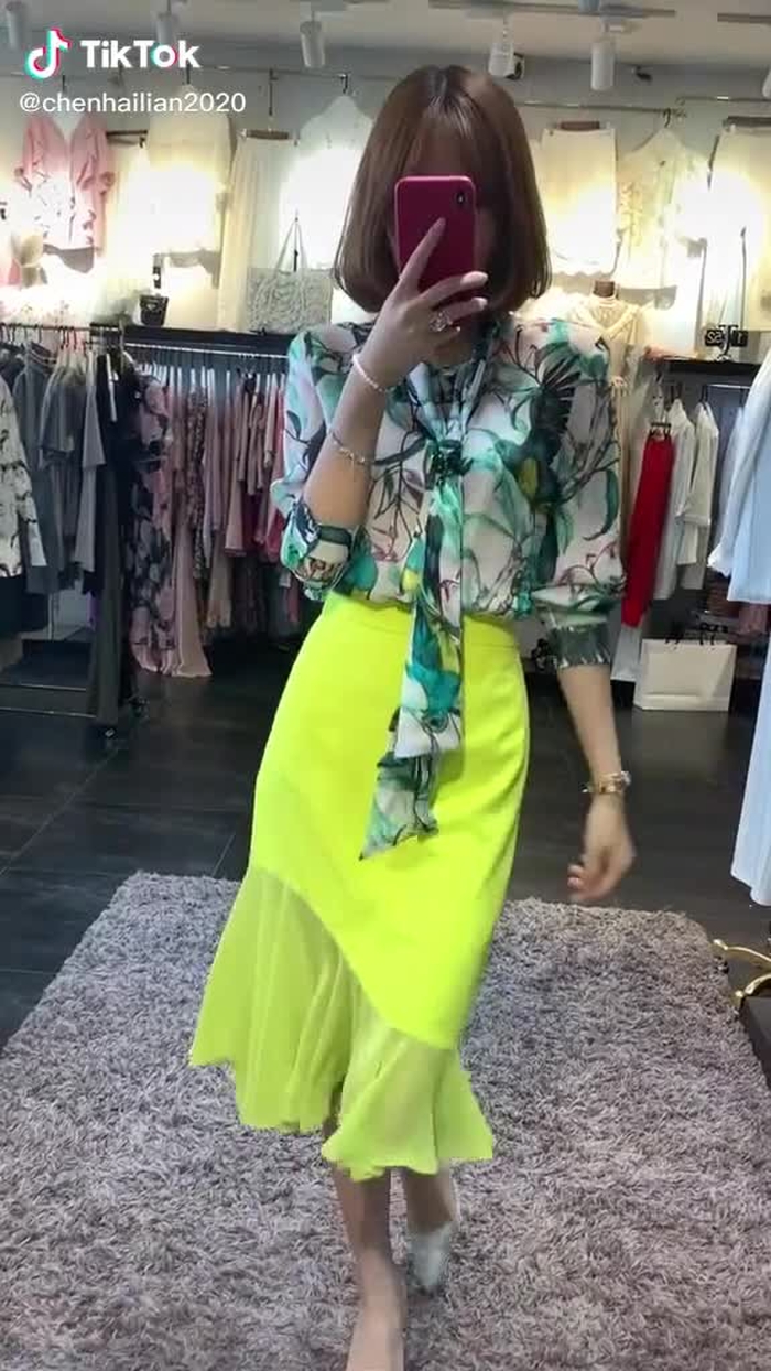 Show it to everyone every day #Women's dress #Beauty