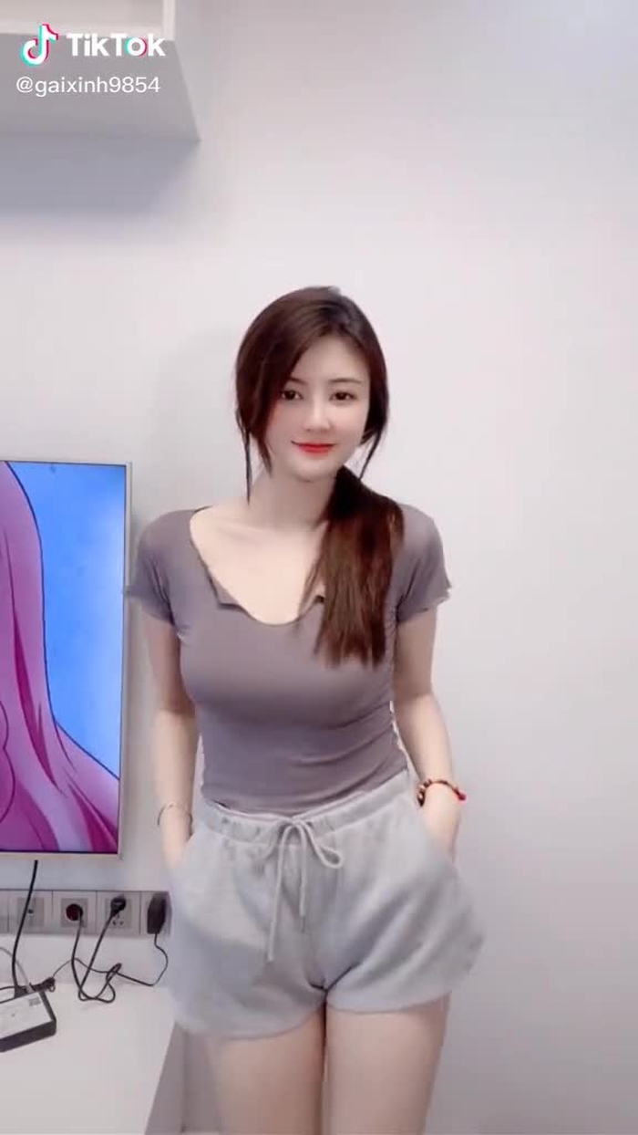 #xuhuong #gaixinh #gaixinhtiktok #trending #foryoupage #tiktok_india 1