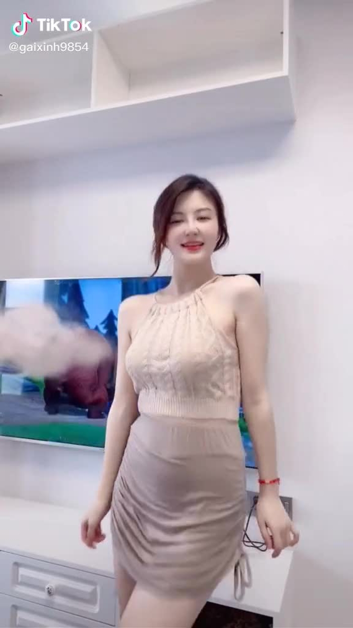 #xuhuong #xuhuongtiktok #gaixinh #trending #foryou #fyp #tik_tok #tiktokindia 10