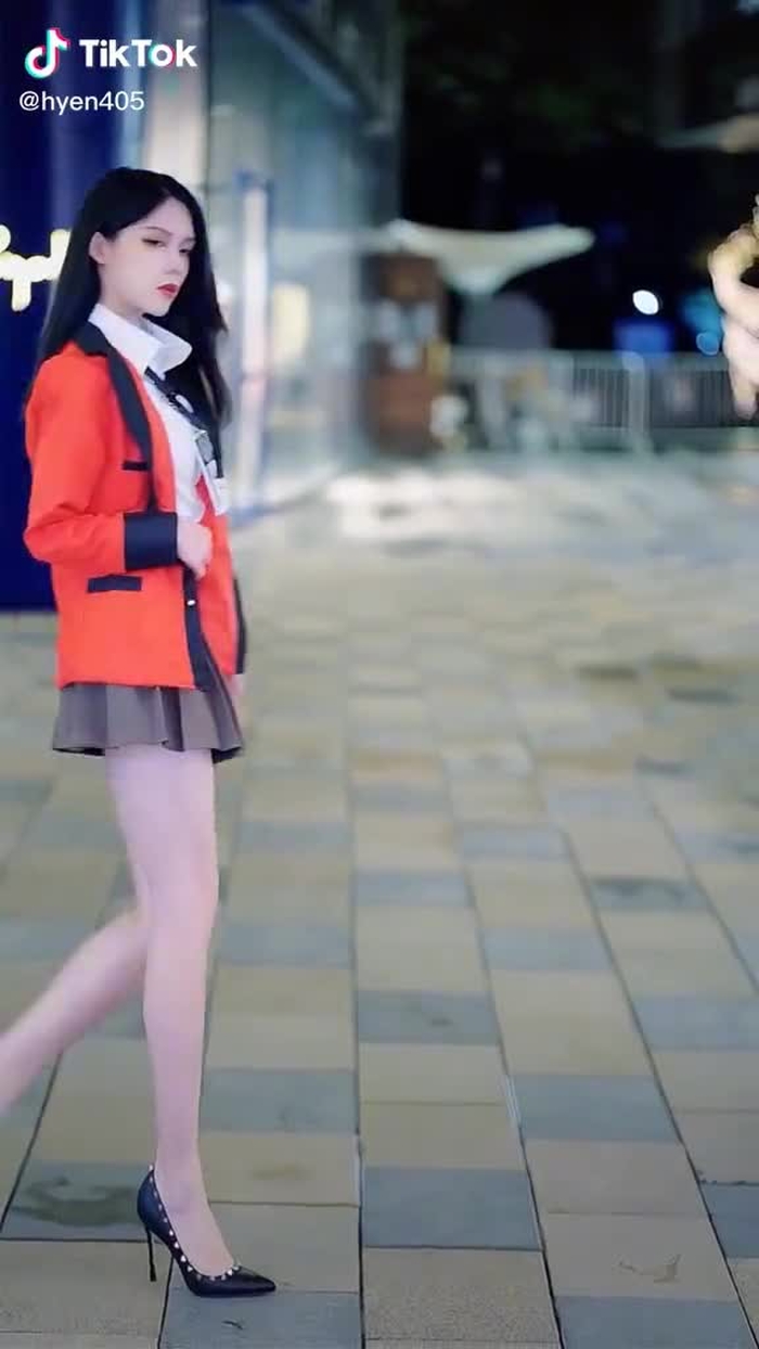 看我手势壹加壹等于..#chinesestreetfashion #prettygirl #chinastreetstyle