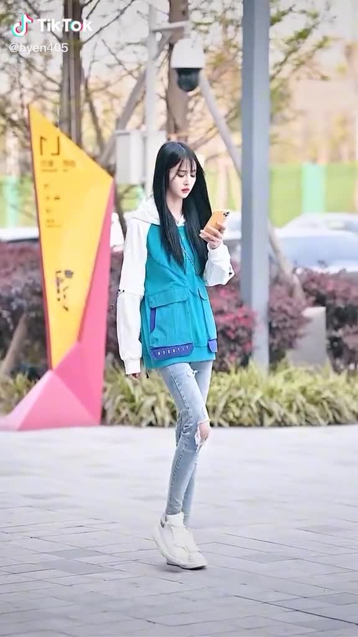 / 这小哥哥是什么神仙操作？#chinastreetstyle #chinesestreetfashion #prettygirl