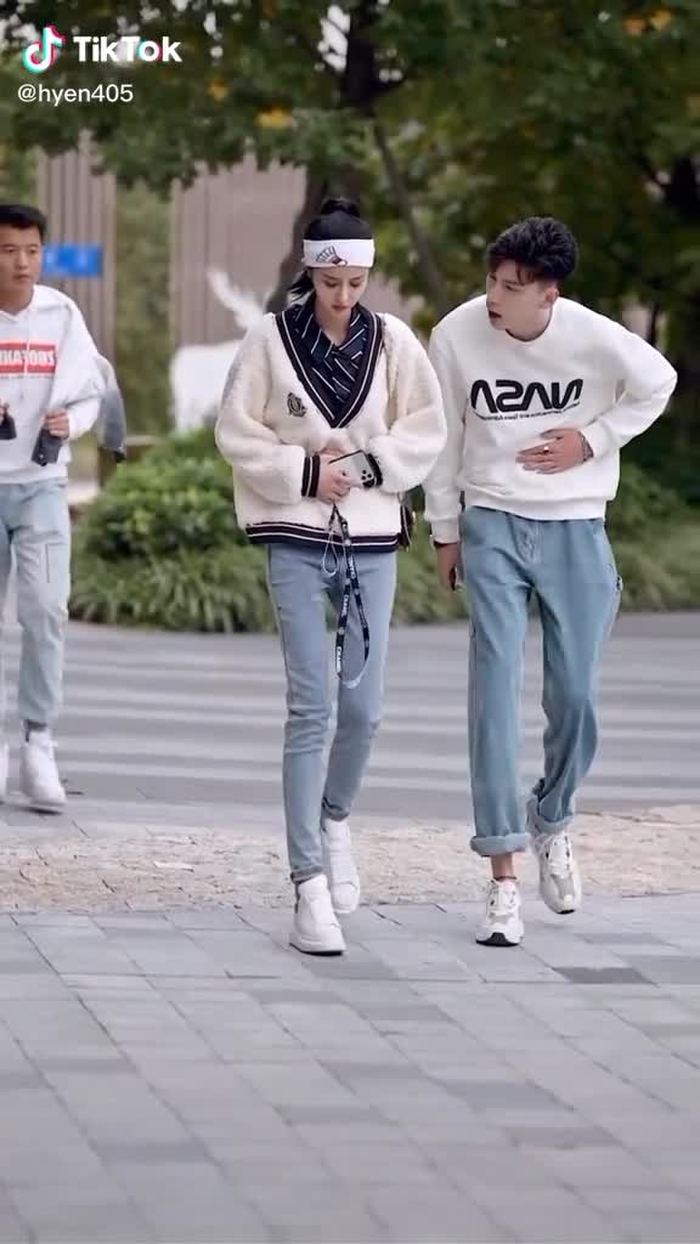 大叔温柔的样子像极了爱情～  #fypシ #foryou