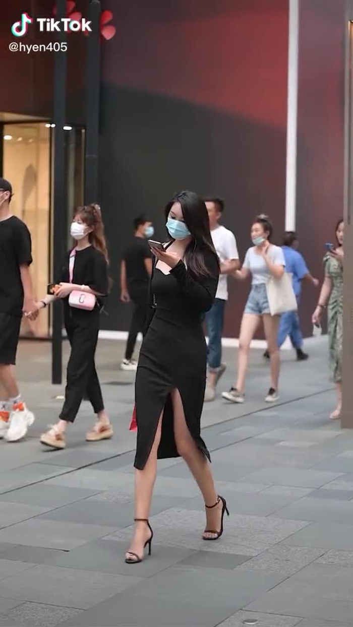 所以说美女在人群里是很出众的 #fypシ #foryou