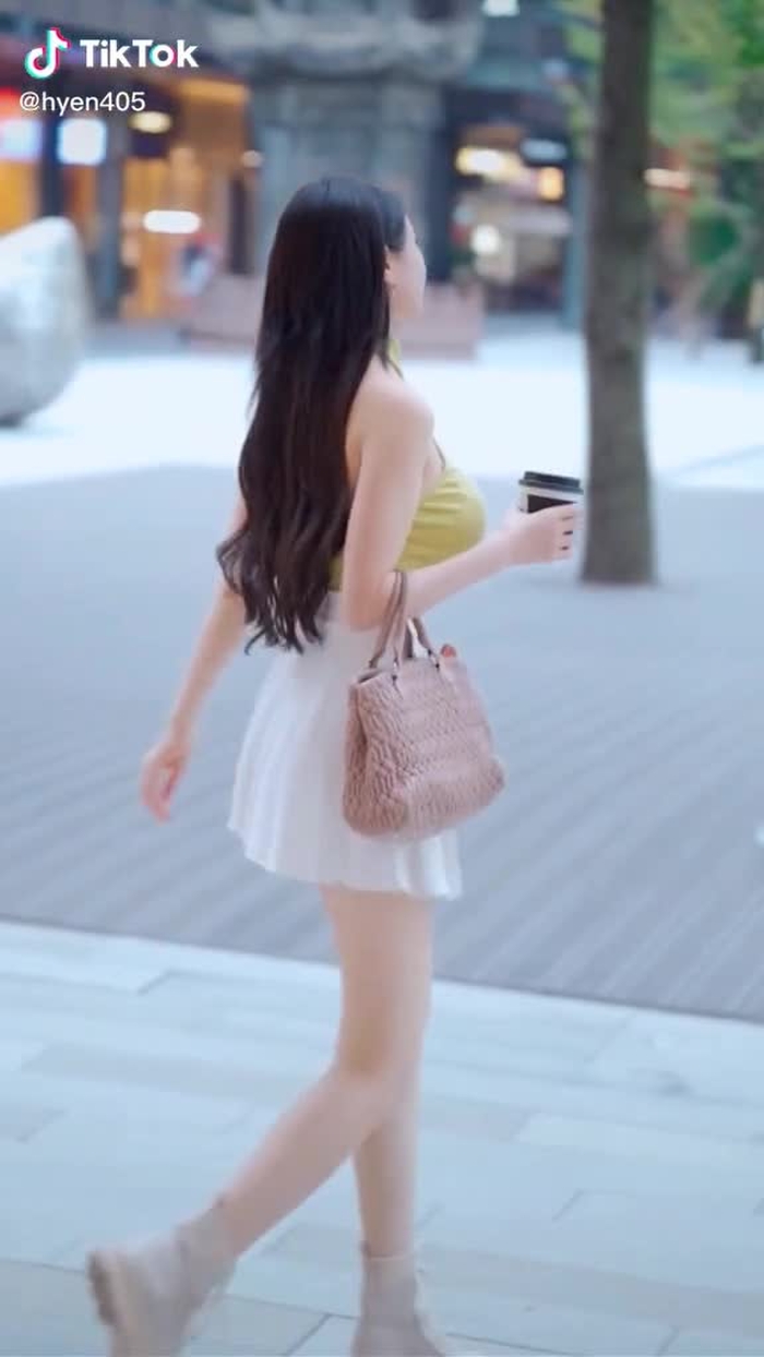 街拍美女  #fypシ #chinesestreetfashion #chinastreetstyle #streetstyle #streetfashion #streetwear #fashion #style