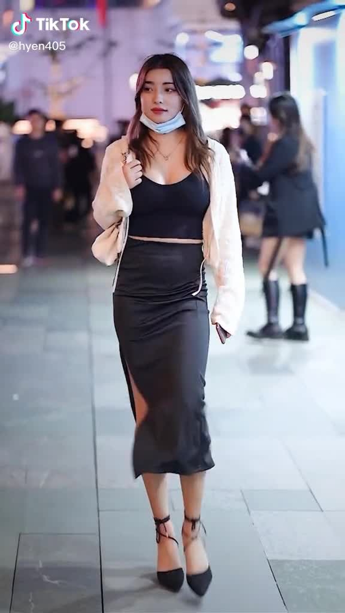 这样的身材打几分  #fypシ #chinesestreetfashion #chinastreetstyle #gaixinh #streetfashion #streetwear #streetstyle #girl #fashion