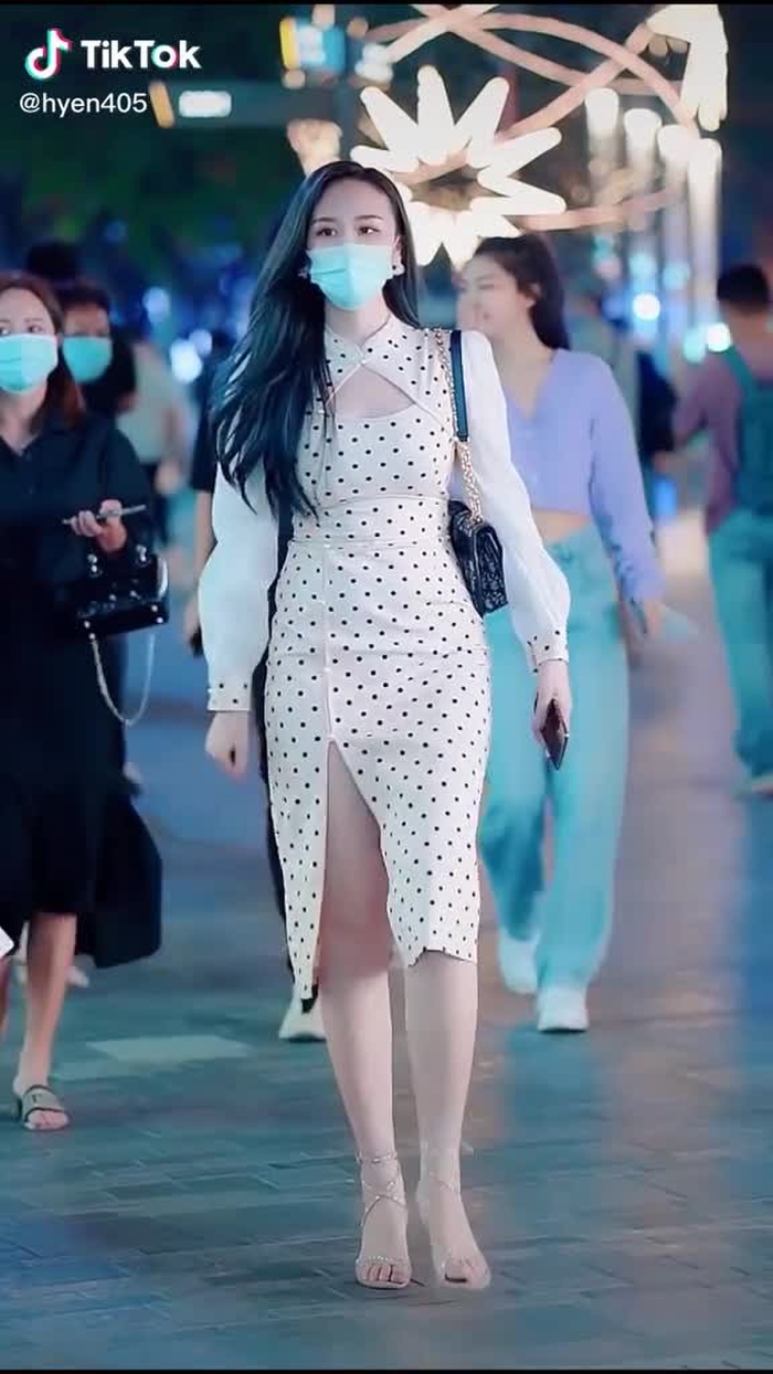 连衣裙穿搭  #fypシ #chinesestreetfashion #chinastreetstyle #gaixinh #streetfashion #streetwear #streetstyle #girl #fashion 1