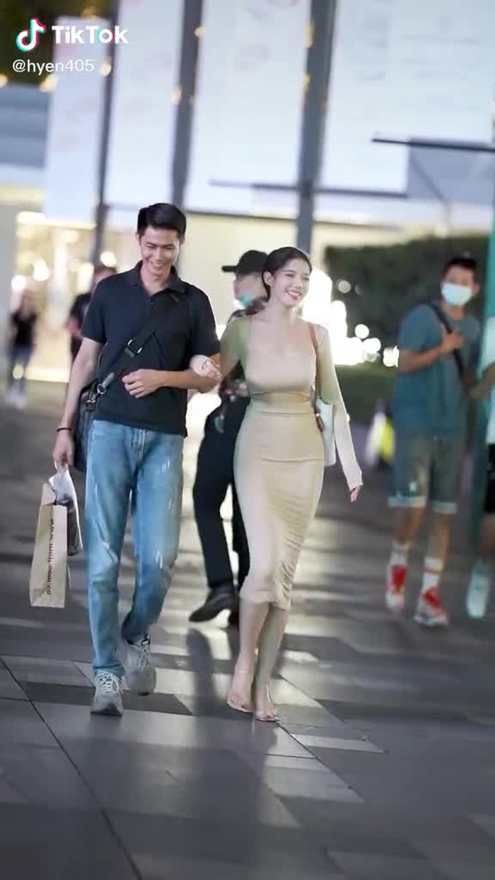 大哥的女人都不简单 #chinesestreetfashion #chinastreetstyle #gaixinh #couple #fypシ #douyin