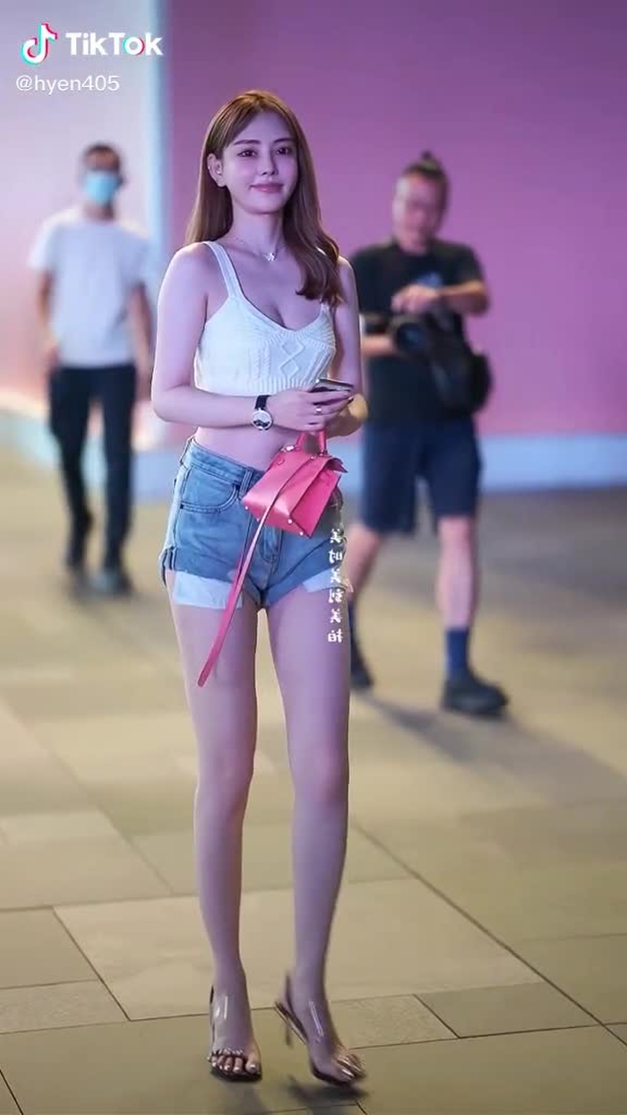 成都太古里的小姐姐们从来没有让我失望过 #chinesestreetfashion #chinastreetstyle #gaixinh #fypシ #douyin