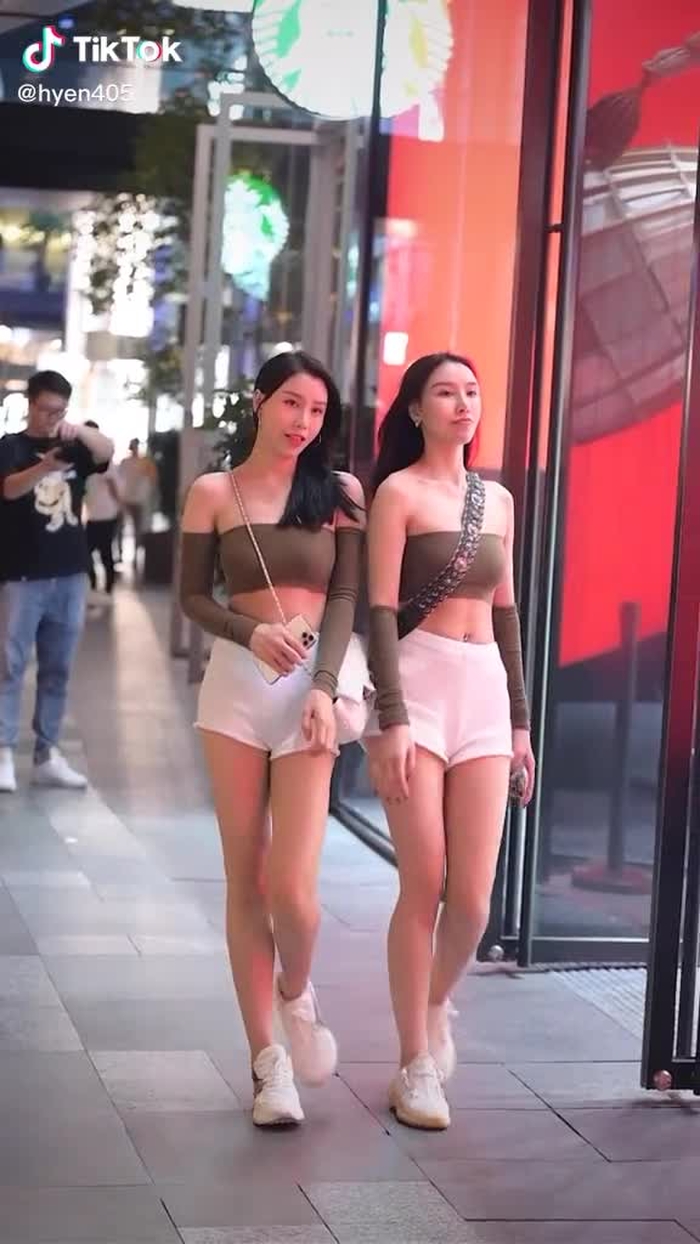 成年人从来不做选择题！！ #fypシ #girl #gaixinh #chinesestreetfashion #chinastreetstyle ##streetfashion #style #fashion #streetwear