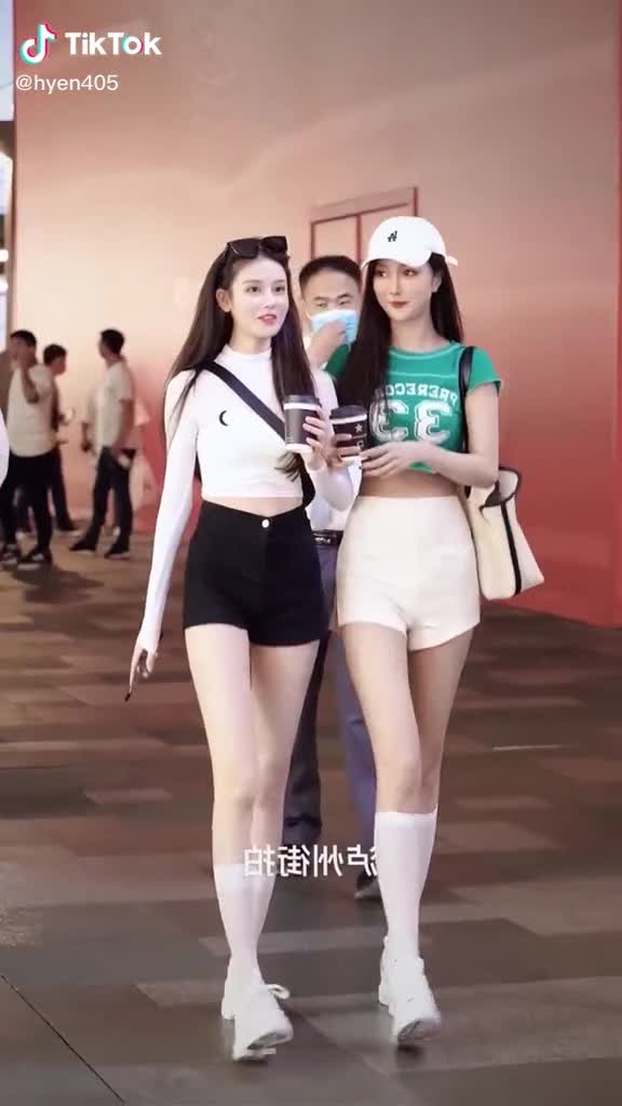 哪位小姐姐是你找女朋友的标准呢？ #fypシ #girl #gaixinh #chinastreetstyle #chinesestreetfashion #streetfashion #style #fashion #strwetwear