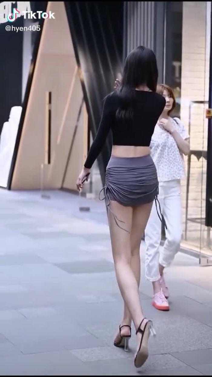 成都车展你遇到她了吗？#fypシ #girl #gaixinh #chinastreetstyle #chinesestreetfashion #streetfashion #style #fashion #streetwear