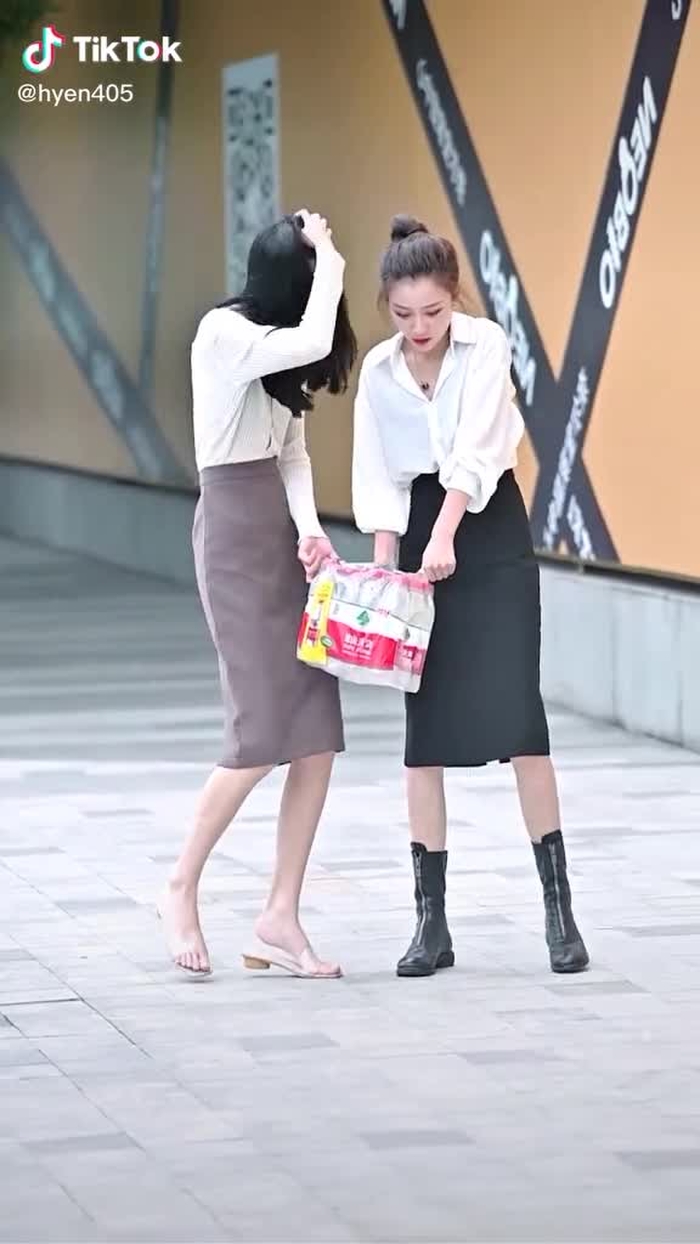 这么有男友力的小哥哥，你们爱了吗？  #fypシ #girl #gaixinh #chinastreetstyle #chinesestreetfashion #streetfashion #style #fashion #streetwear