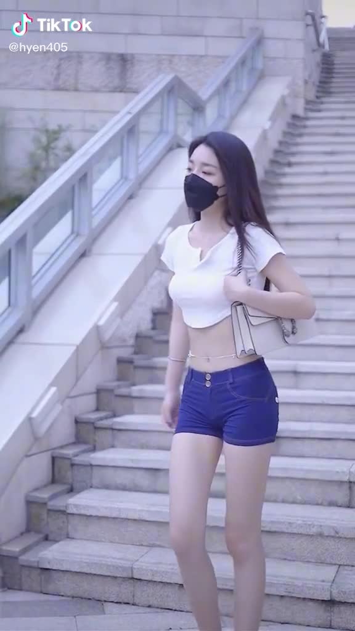 挺好奇男生最顶不住女生叫他什么？？#fypシ #girl #gaixinh #chinastreetstyle #chinesestreetfashion #streetfashion #fashion #style #streetwear @hyen0054 @hyen0504