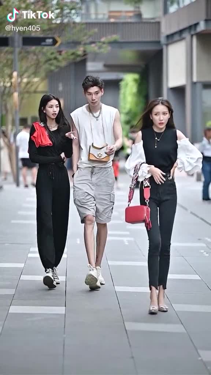 这男朋友是什么神仙操作？#fypシ #streetfashion #chinesestreetfashion #chinastreetstyle #gaixinh #couple #foryou