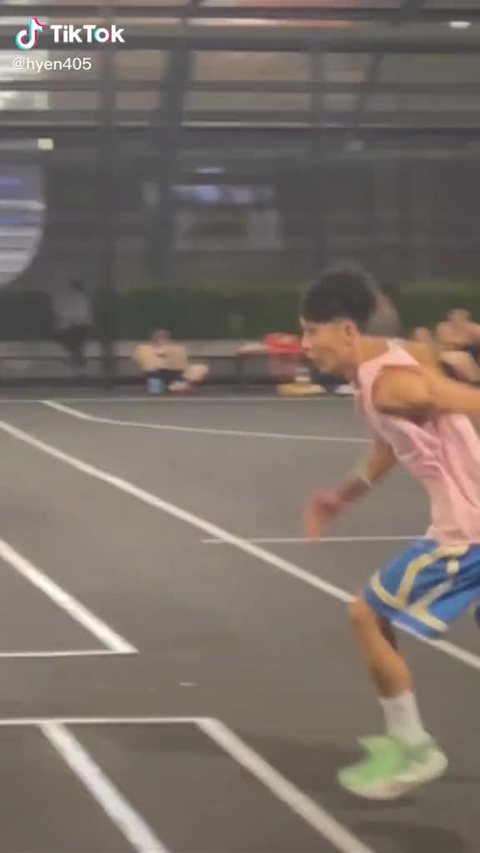 撞到头了吧？ #fypシ #foryou #xuhuong #volleyball