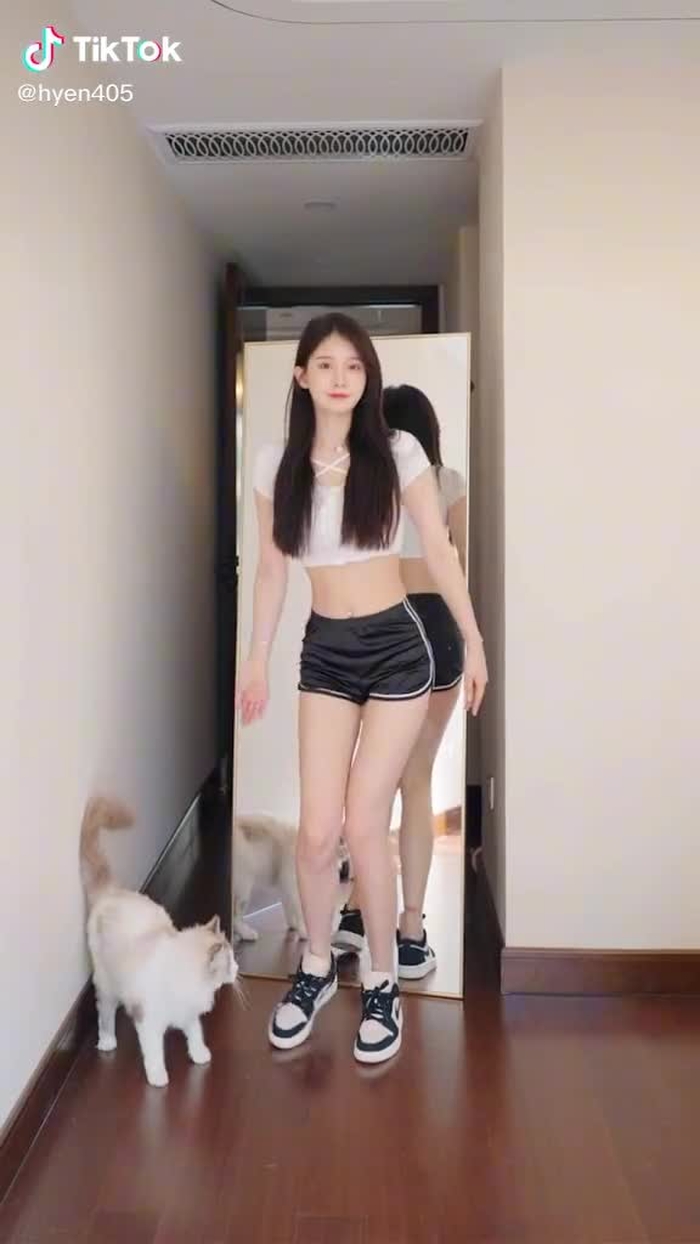 让你的闺蜜跳起来 #tiktokdance #gaixinh #girl