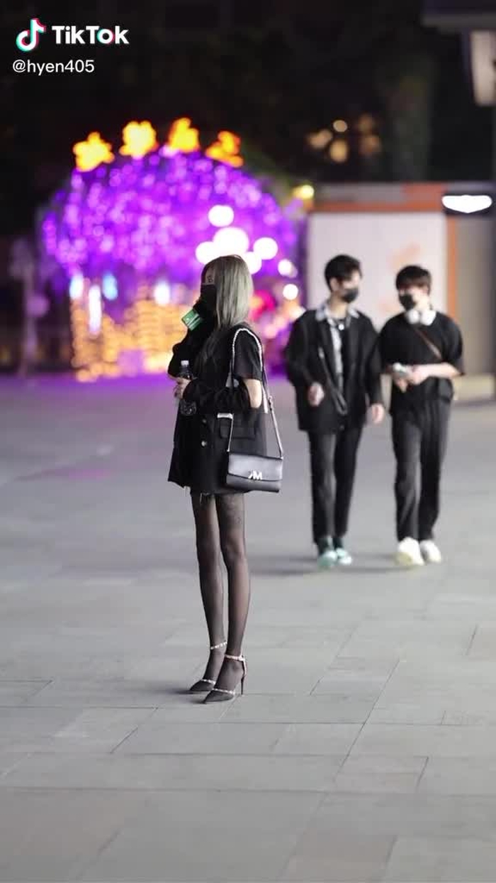 现在的男孩子都这么撩美女的嘛？ #style #fashion #chinesestreetfashion #gaixinh #streetfashion #fypシ