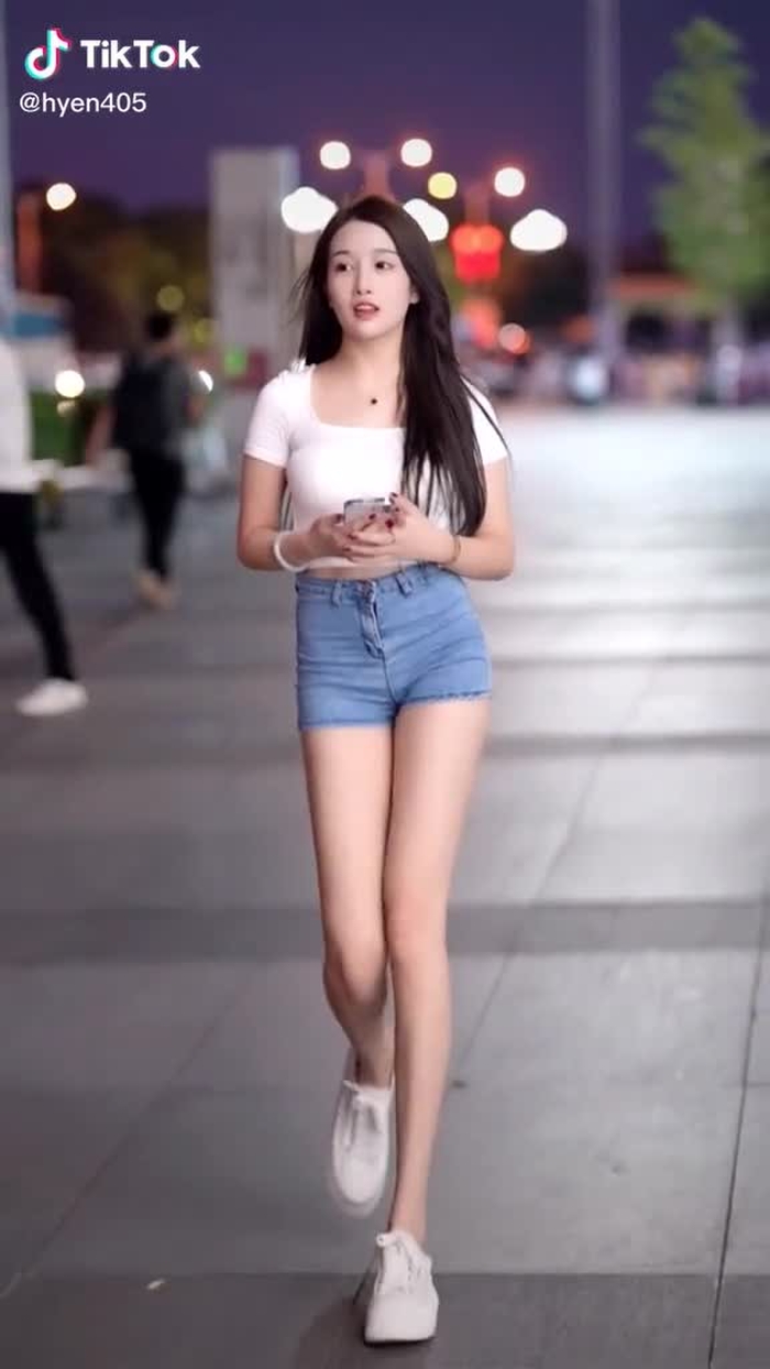 仔细看 我眼里只有你  #fypシ #chinesestreetfashion #gaixinh #streetfashion