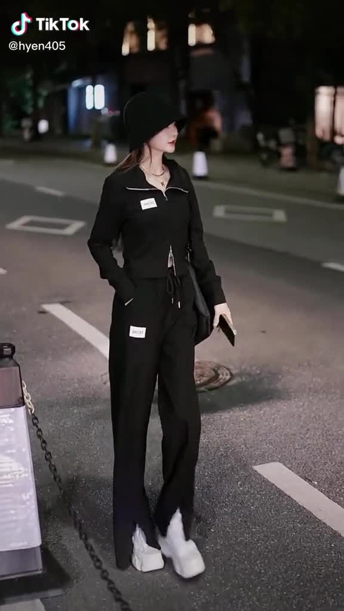 自从买了保险后，过马路都随随便便了  #chinesestreetfashion #streetfashion #streetwear #gaixinh