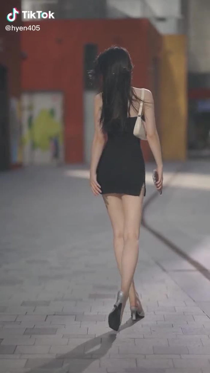 颜值全靠背影撑 #chinesestreetfashion #streetfashion #streetwear