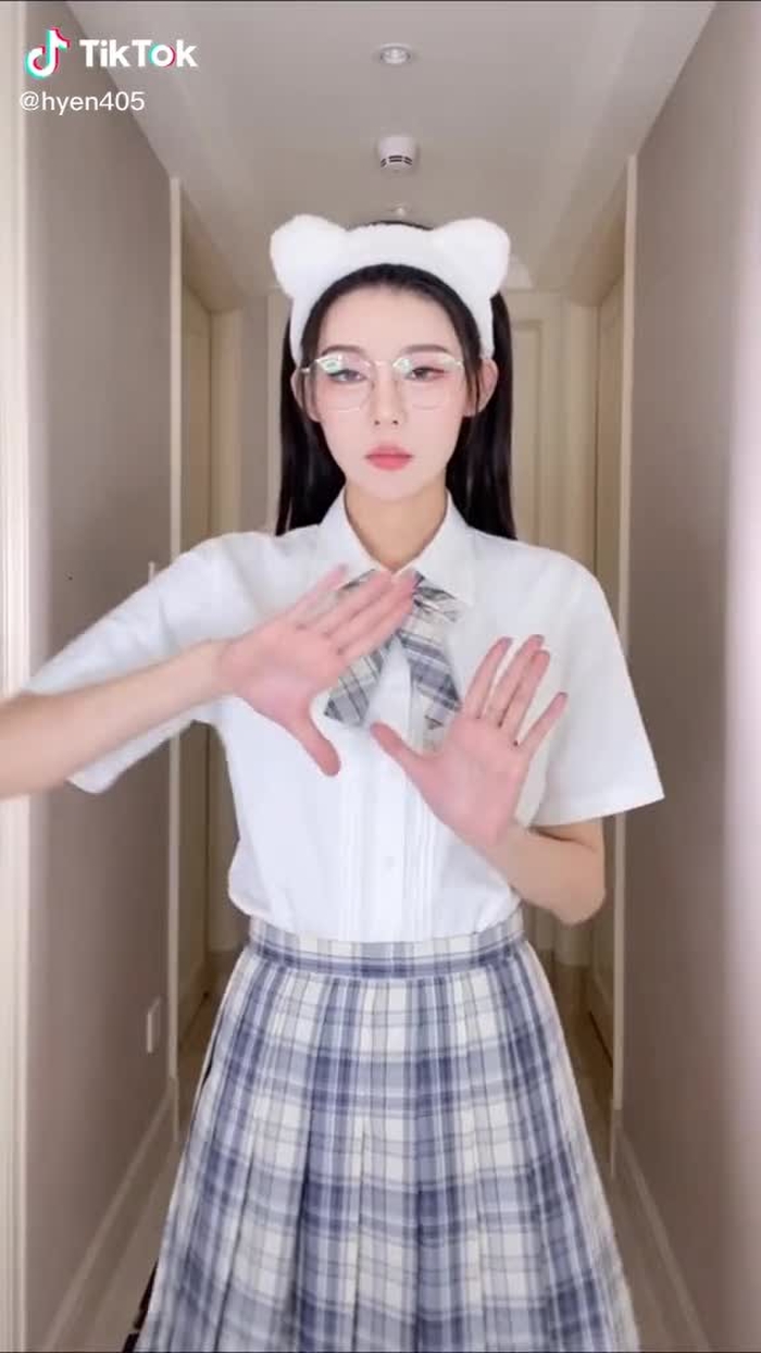 emo是装的 姐姐充满希望与爱💃 #chinesestreetfashion #streetfashion #streetwear