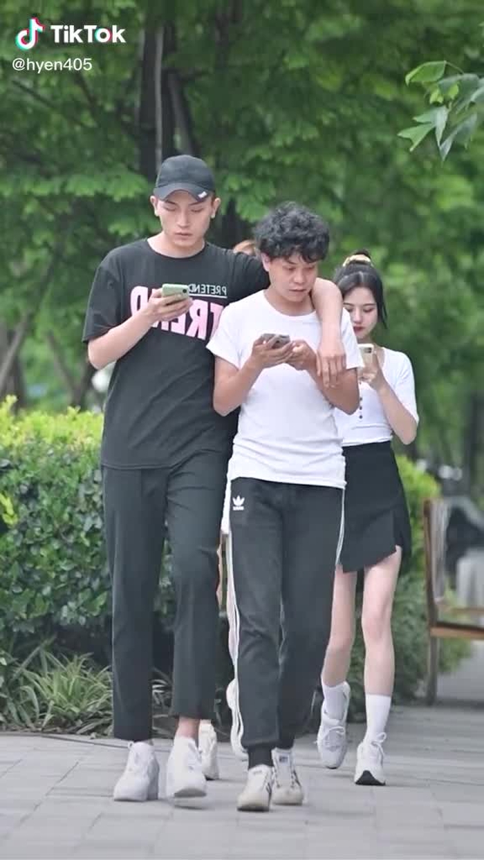 突如其来的心动，你让我怎么解释给你听？ #chinesestreetfashion #streetfashion #streetwear