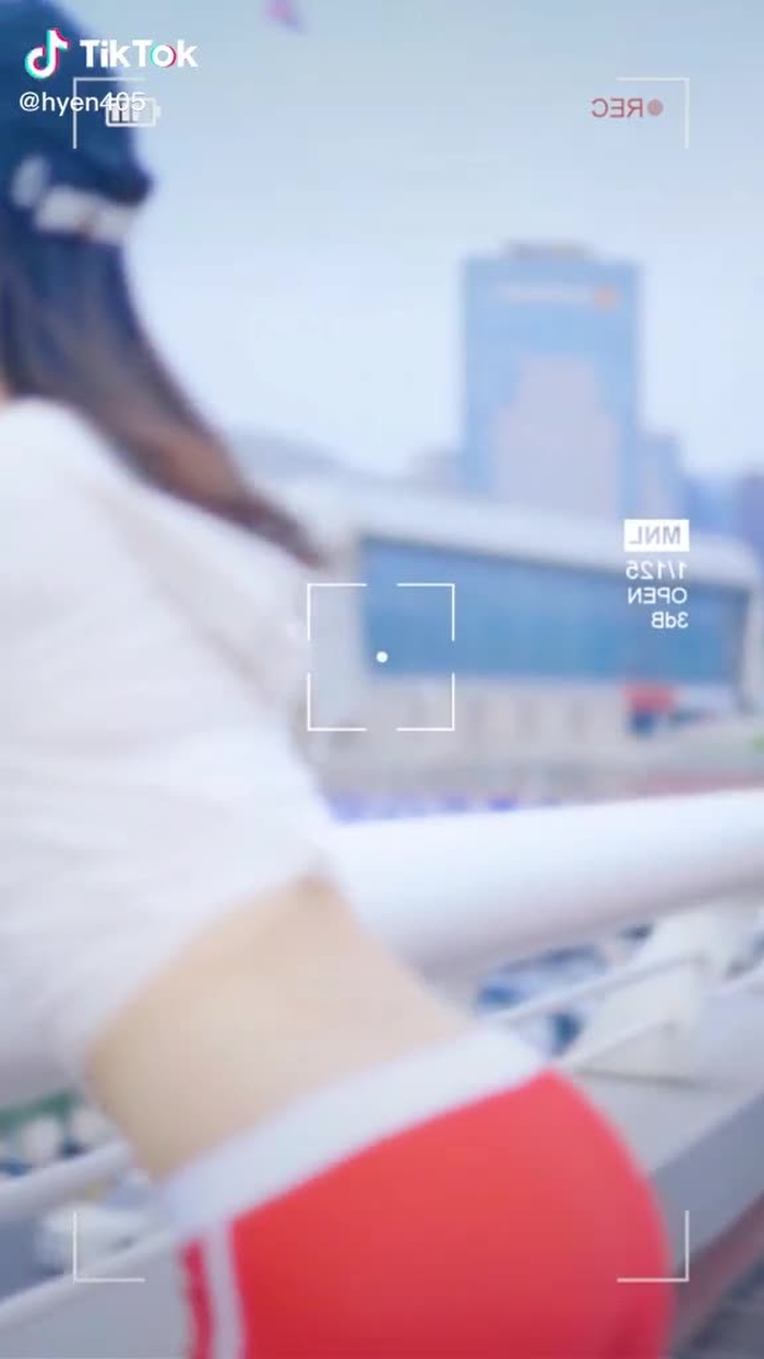 学会做个彪悍的济南姑娘，不矫揉、不造作、不发嗲、不懦弱，我喜欢那样的自己。#chinesestreetfashion #streetfashion #streetwear
