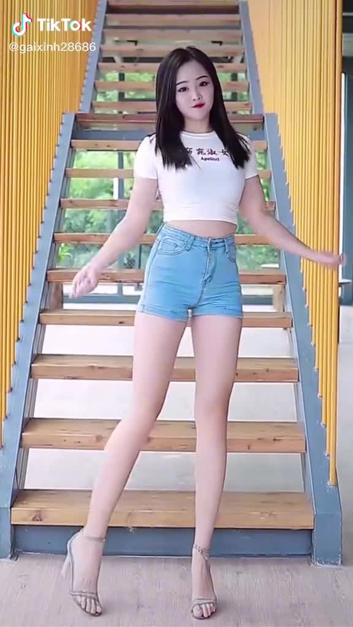 Đú trend với em nào.  #xuhuong #gai #gaixinh #dutrend